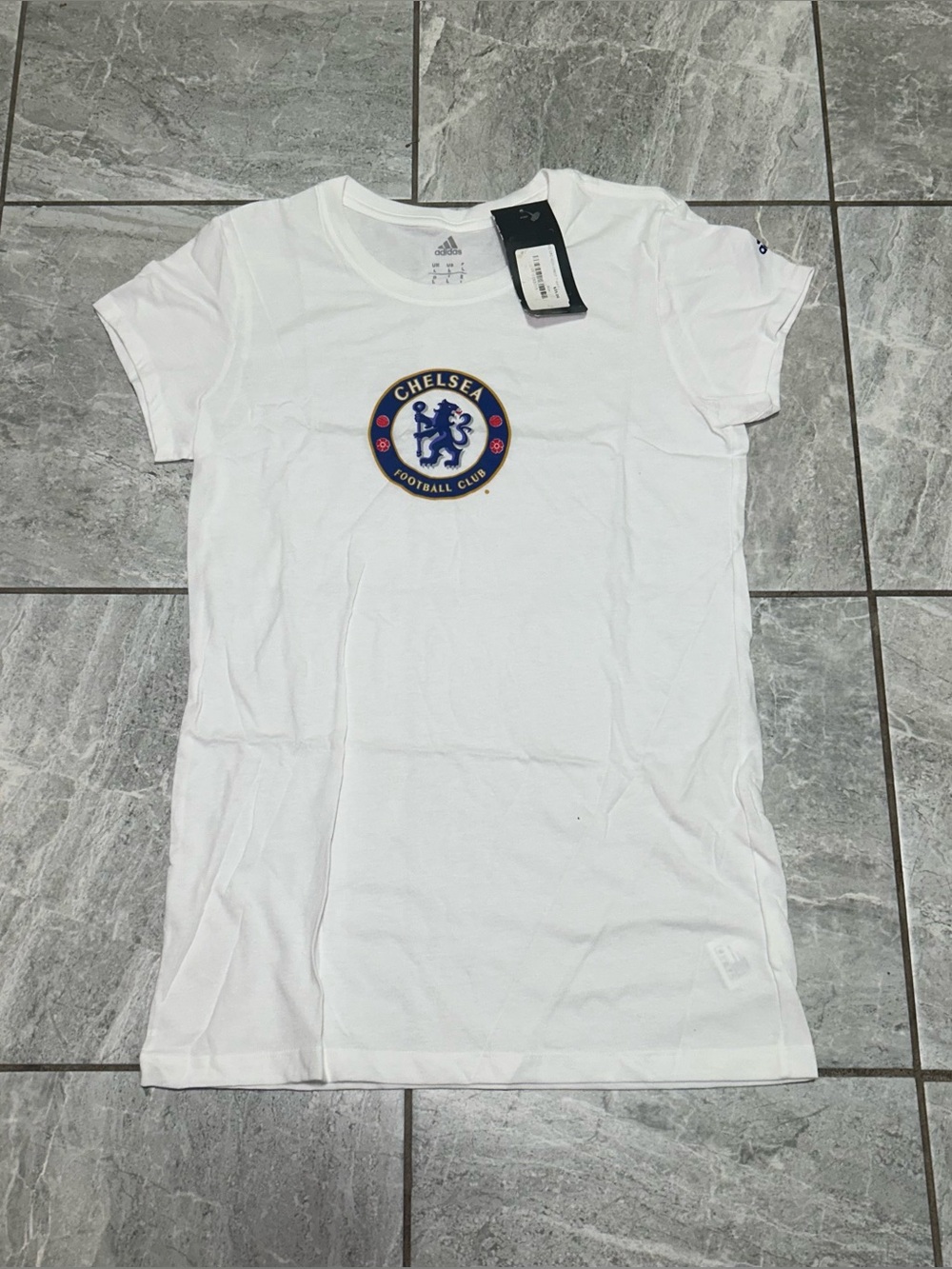 Adidas Chelsea FC Women’s Large White Crest Soccer T-Shirt NWT